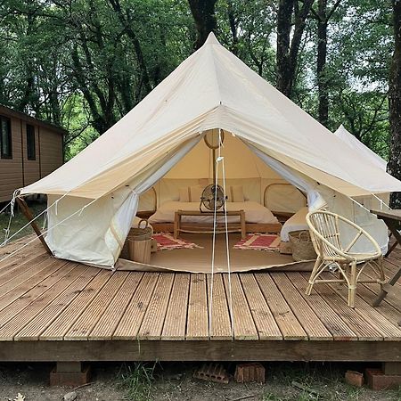 Camping Vila De Sarria Exterior photo
